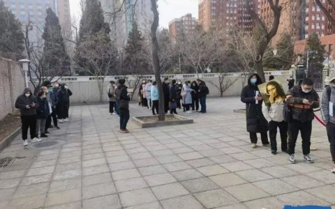 使馆门口大排长龙，2月9日起各大旅行社暂停接受菲律宾北京使馆面签