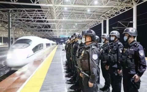 岳阳楼警方破获特大跨境电信网络犯罪案件：45名嫌疑人落网，查扣银行卡2000余张